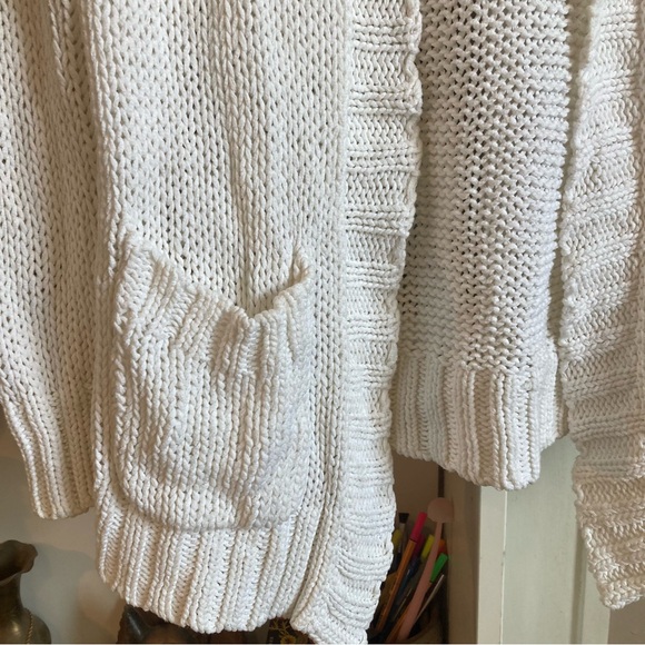 Michael MK White Cardigan - Picture 7 of 10